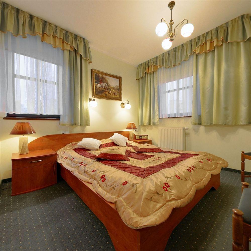 Hotel Restauracja Podzamcze Szczecin Ngoại thất bức ảnh