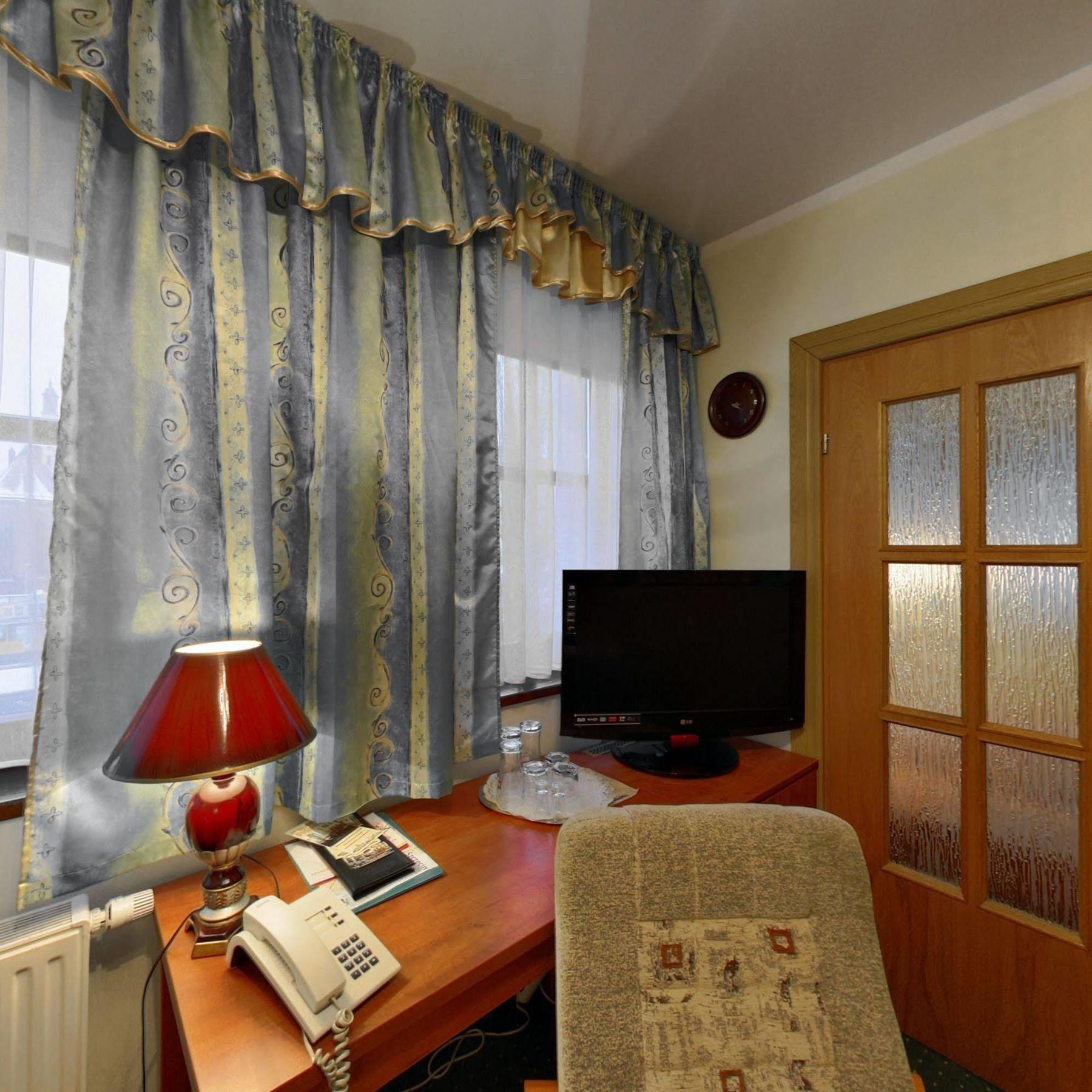 Hotel Restauracja Podzamcze Szczecin Ngoại thất bức ảnh