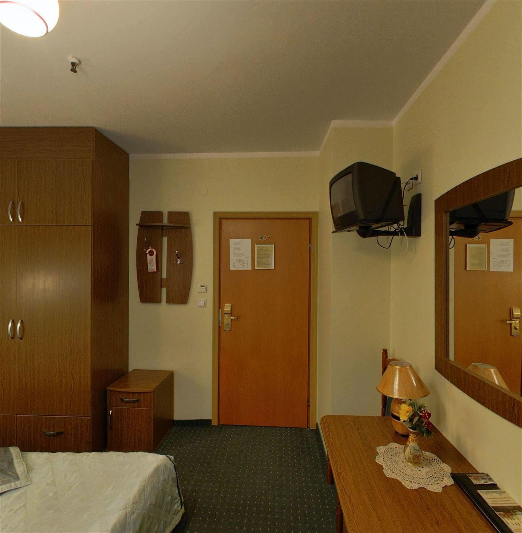 Hotel Restauracja Podzamcze Szczecin Ngoại thất bức ảnh